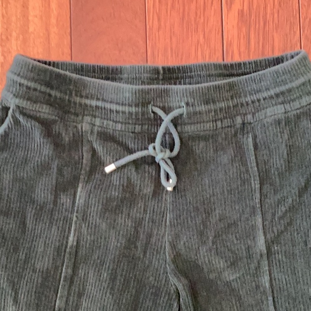 Sezane Dark Green Cropped Corduroy Pants - Picture 2 of 7